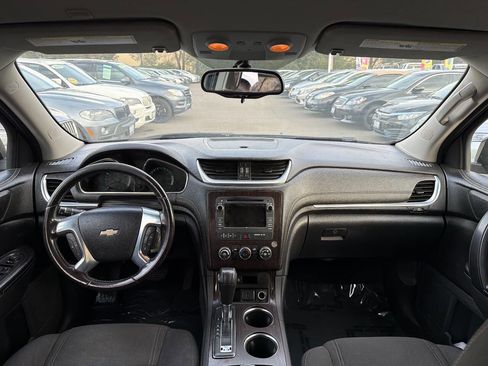 Used 2017 Chevrolet Traverse LT image 13