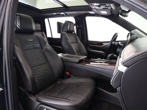 Used 2022 Cadillac Escalade ESV Sport Platinum AWD/4WD image 25