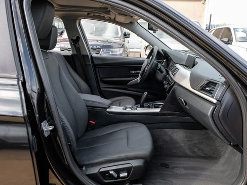 Used 2018 BMW 320i Sedan image 41