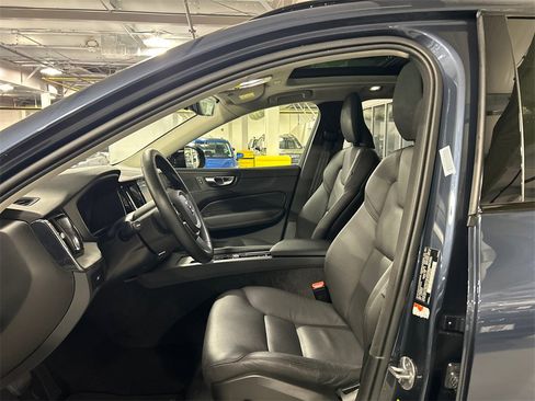 Certified 2025 Volvo XC60 B5 Plus image 12