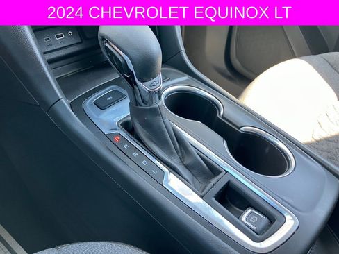 Used 2024 Chevrolet Equinox LT AWD/4WD image 36