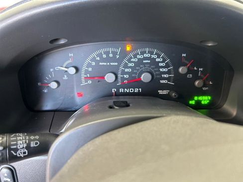 Used 2003 Ford Expedition XLT image 7