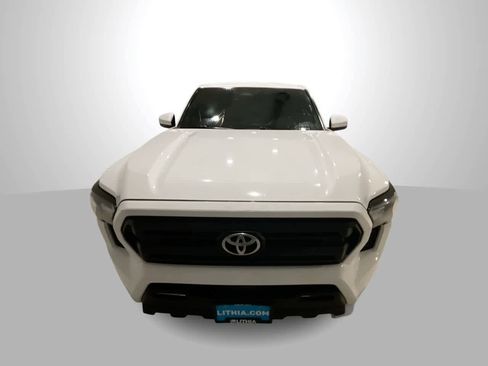 Certified 2025 Toyota Tacoma SR5 image 3