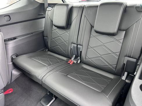 Certified 2025 Volkswagen Atlas SE w/ Panoramic Sunroof Package image 26