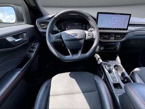 Used 2023 Ford Escape ST-Line w/ Tech Pack #1 AWD/4WD image 8