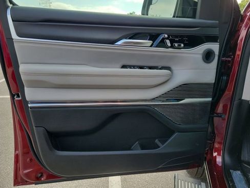 New 2026 Jeep Grand Wagoneer L Summit AWD/4WD image 17