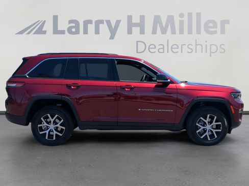 New 2025 Jeep Grand Cherokee Limited image 6