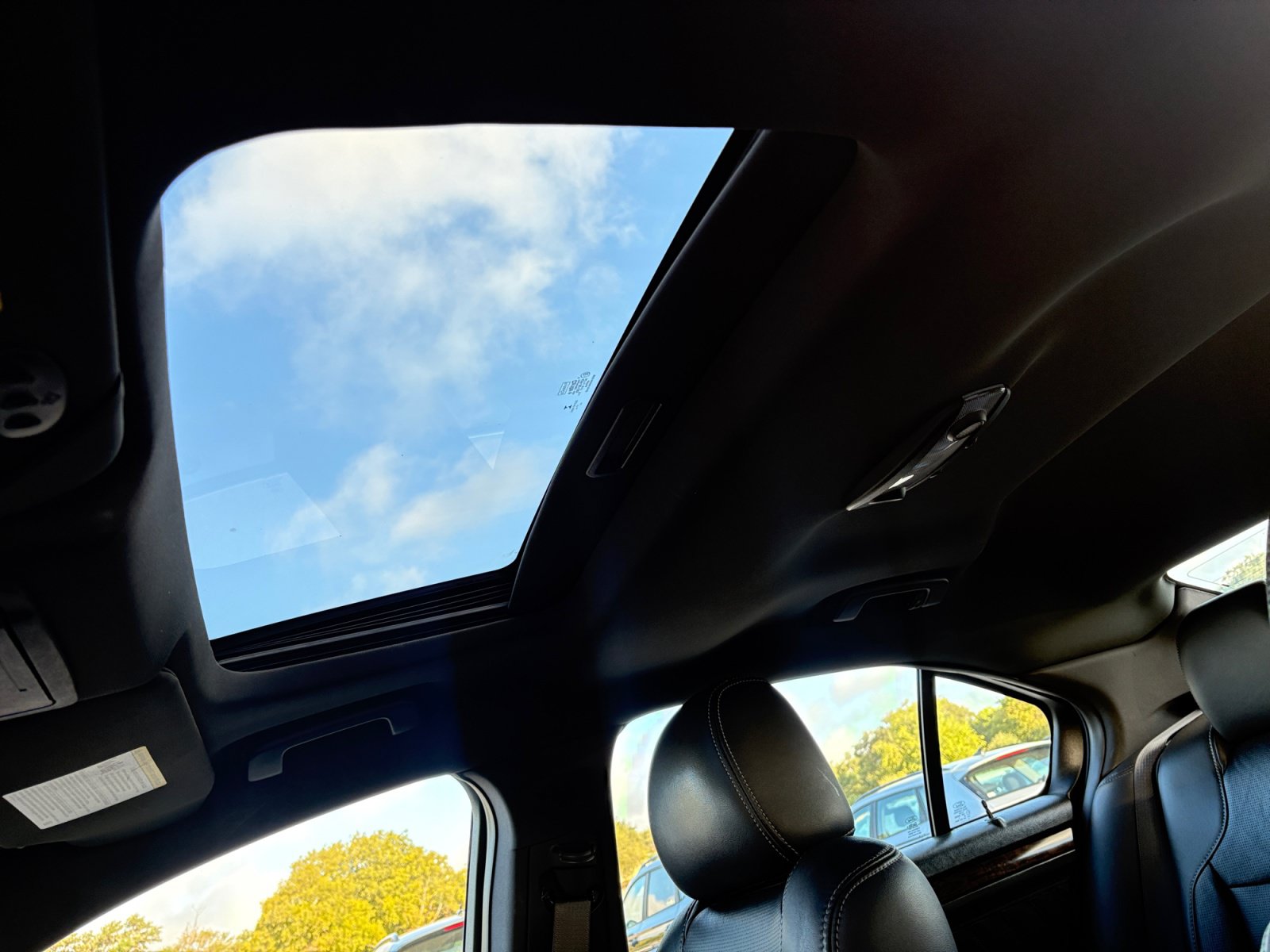 Used 2018 Ford Taurus Limited FWD image 17