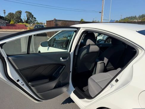 Used 2018 Kia Forte LX FWD image 10