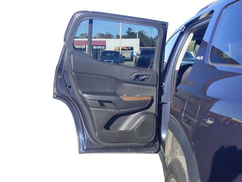 Used 2019 GMC Acadia SLE image 30