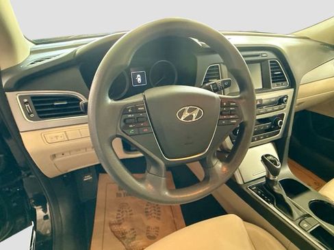 Used 2017 Hyundai Sonata SE FWD image 12