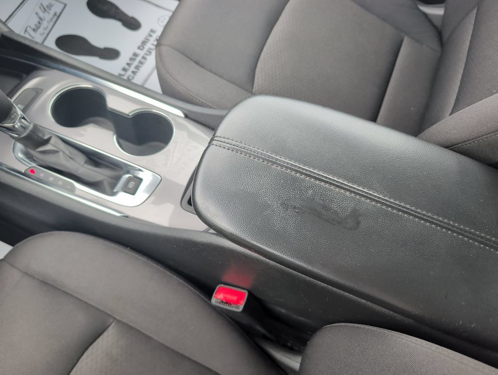 Used 2023 Chevrolet Malibu LT FWD image 16