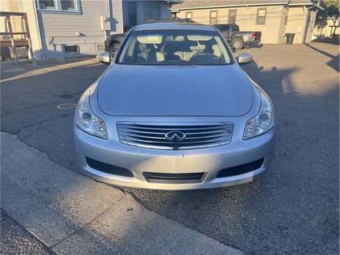 Used 2009 INFINITI G37 Journey w/ Premium Pkg image 2