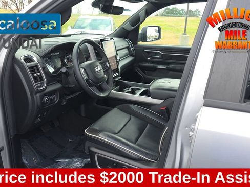 Used 2025 RAM 1500 Laramie AWD/4WD image 22