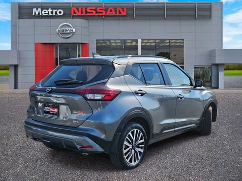Used 2023 Nissan Kicks SR image 5