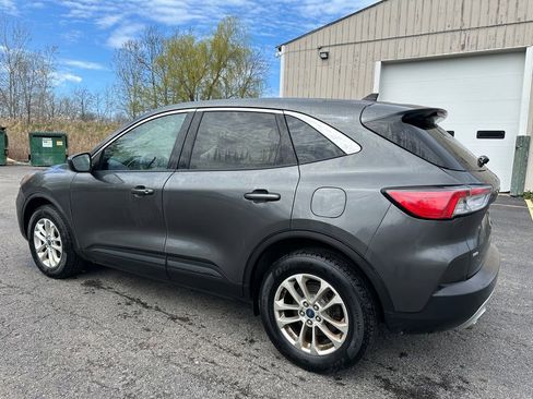 Used 2020 Ford Escape SE image 14