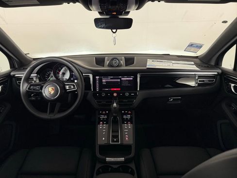 Certified 2025 Porsche Macan S image 21