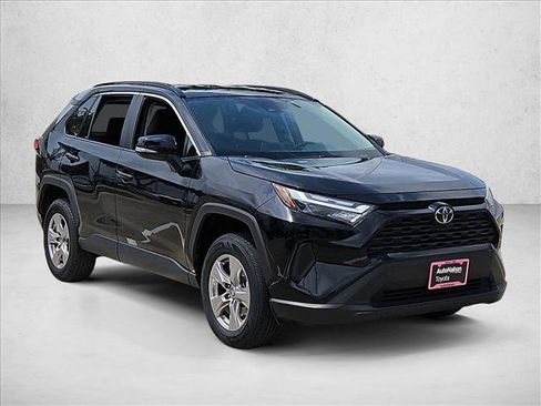 Used 2024 Toyota RAV4 XLE AWD/4WD image 3