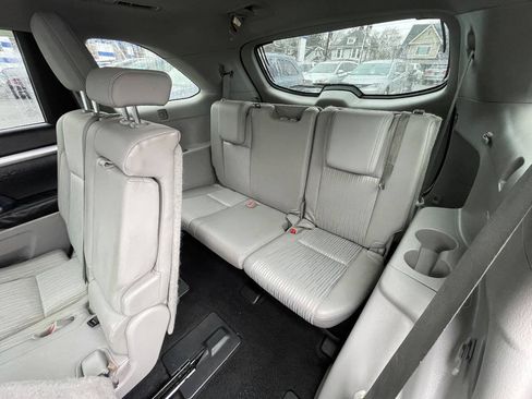 Used 2014 Toyota Highlander Plus AWD/4WD image 30