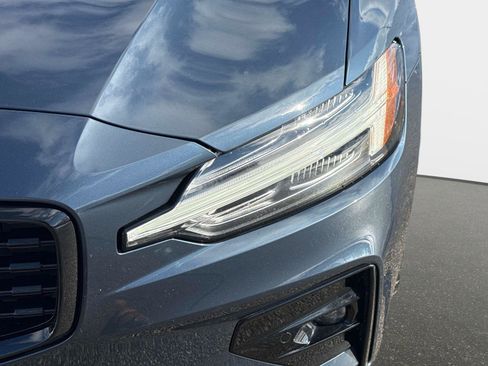 Used 2021 Volvo S60 T5 R-Design w/ Advanced Package image 10