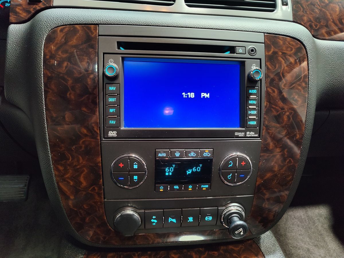 Used 2011 GMC Sierra 2500 Denali AWD/4WD image 37