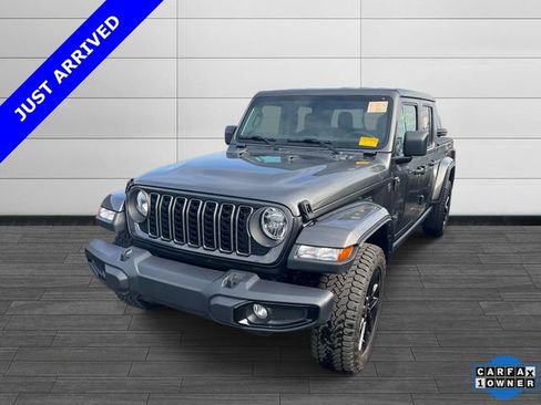 Certified 2024 Jeep Gladiator Sport AWD/4WD image 5