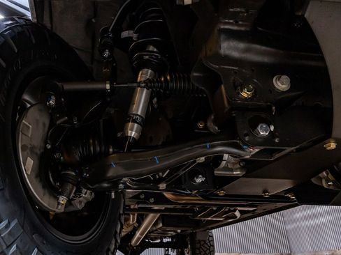 Used 2025 GMC Sierra 1500 SLE w/ X31 Off-Road Package image 13