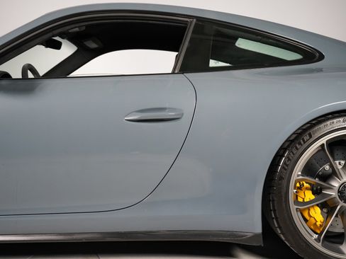 Used 2018 Porsche 911 GT3 RWD image 10
