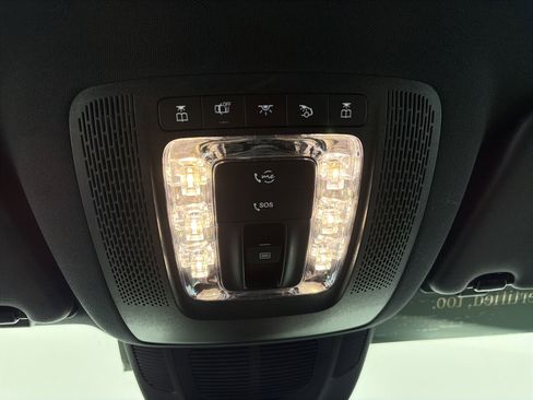 Certified 2025 Mercedes-Benz GLS 450 4MATIC image 33