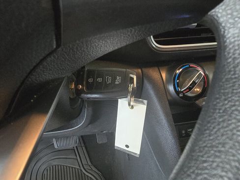 Used 2019 Hyundai Kona SE AWD/4WD image 25