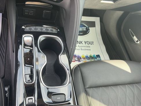 Used 2023 Buick Envision Avenir AWD/4WD image 22