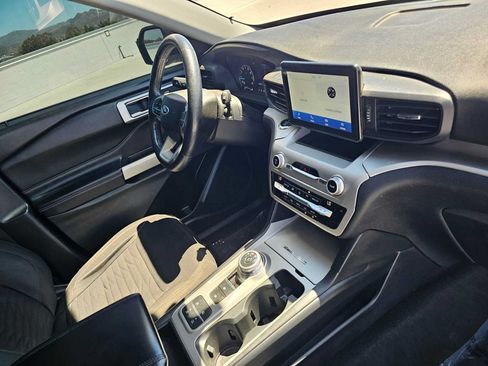 Used 2021 Ford Explorer XLT RWD image 11