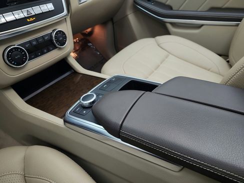 Used 2013 Mercedes-Benz GL 450 4MATIC image 14