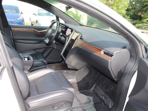 Used 2017 Tesla Model X 100D AWD/4WD image 11