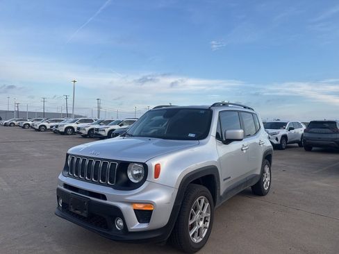 Used 2019 Jeep Renegade Latitude image 7