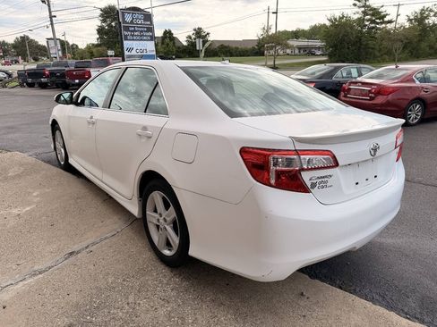 Used 2012 Toyota Camry SE w/ Leather Pkg FWD image 5