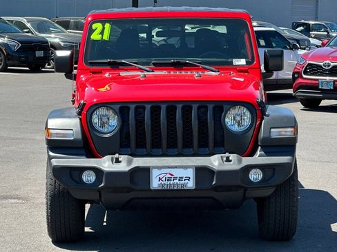 Used 2021 Jeep Gladiator Sport w/ Trailer Tow Package AWD/4WD image 10