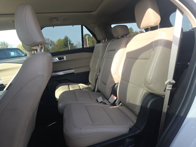 Used 2023 Ford Explorer Limited w/ Limited Technology Package AWD/4WD image 16