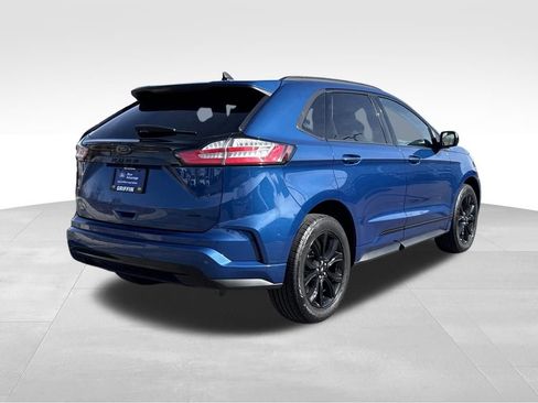 Certified 2022 Ford Edge SE w/ Black Appearance Package image 6