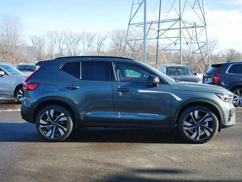 New 2026 Volvo XC40 B5 Ultra w/ Climate Package image 2