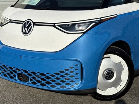 New 2025 Volkswagen ID. Buzz 1st Edition image 8