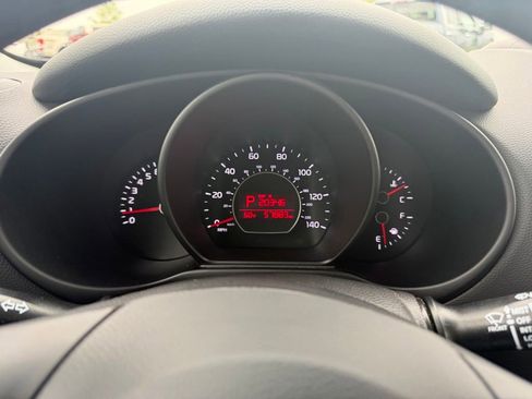 Used 2017 Kia Soul + FWD image 10