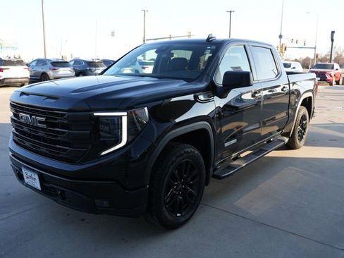Used 2025 GMC Sierra 1500 Elevation w/ LPO, Elevation Black Package image 29