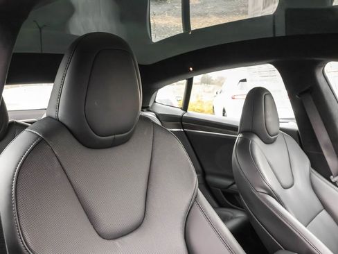 Used 2022 Tesla Model S image 31