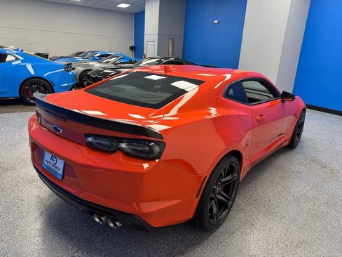 Used 2021 Chevrolet Camaro SS RWD image 7