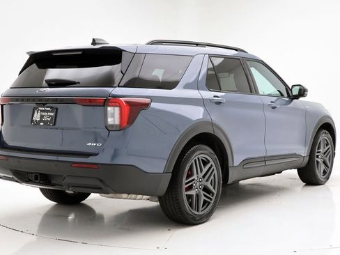 Used 2025 Ford Explorer ST-Line w/ Premium Package image 8