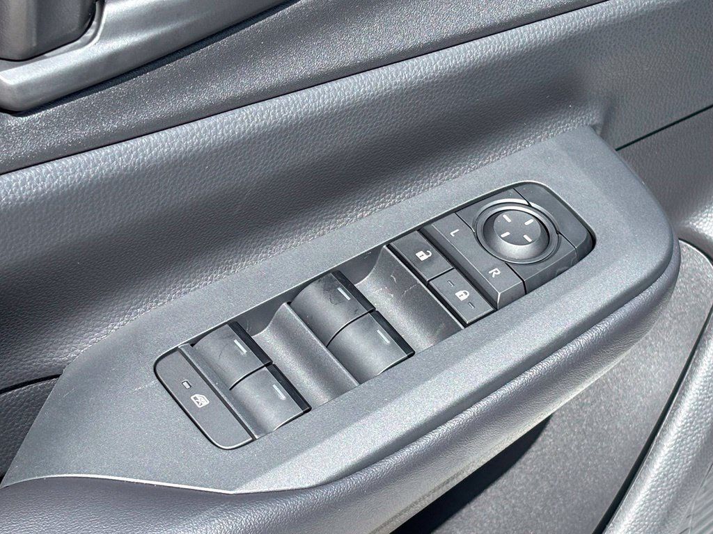 Used 2026 Toyota Prius Plug-In Hybrid FWD image 25