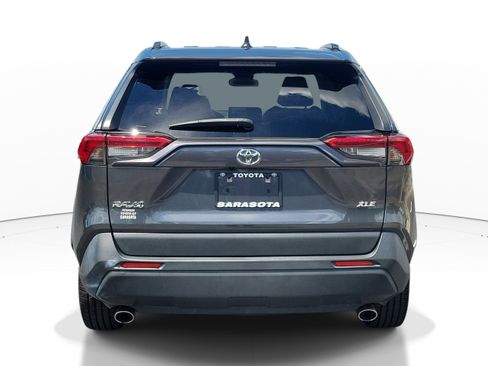Used 2019 Toyota RAV4 XLE Premium FWD image 5