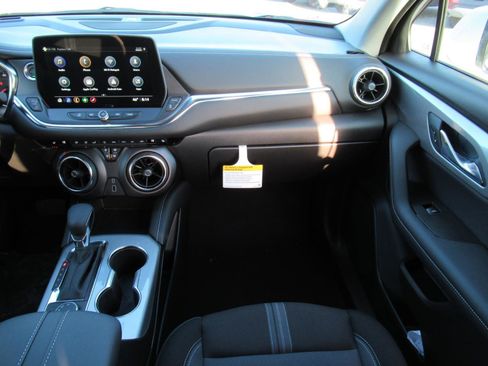 New 2025 Chevrolet Blazer LT image 13