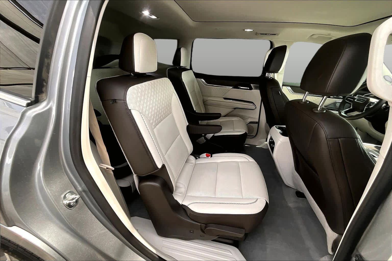 Used 2024 GMC Acadia Denali w/ Super Cruise Package FWD image 20